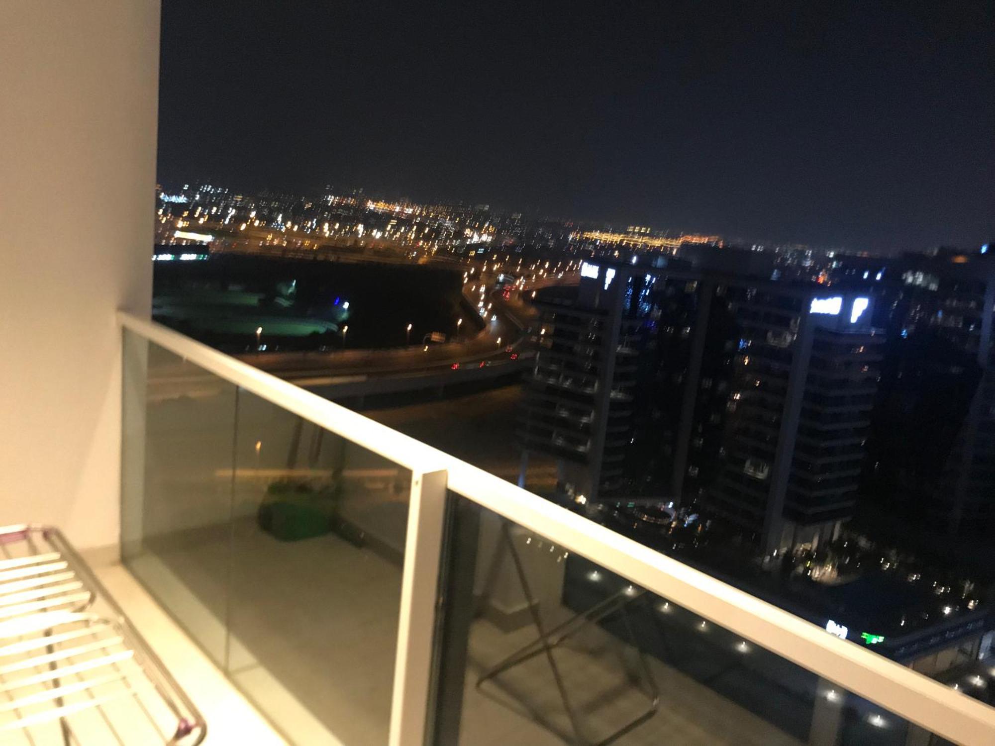 Apartment Cozy In Business Bay Dubai